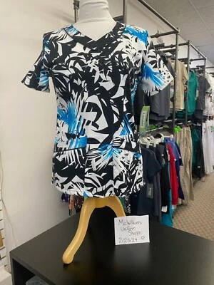 Blusa Médica Estampada en Blanco y Negro con Hojas Azules Landau XS Foto 1 de 4