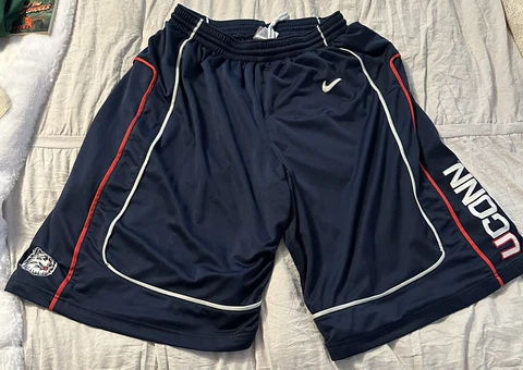 Authentic Nike UConn Basketball Shorts - Men’s Size L - Blue - Mid 2000’s Cover