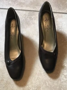 Soft Styles {Hush Puppies} Brown Pumps 5.5 - Picture 1 of 5
