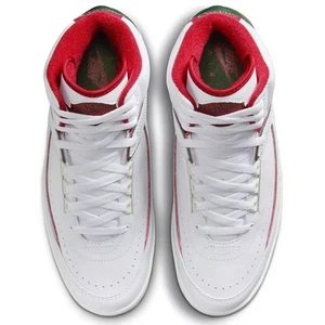 NIKE Men 8.5US   Air Jordan 2 Retro White/Fire Red/Fur/Sail Us8.5 - Picture 1 of 6