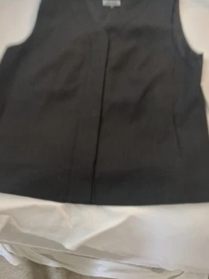 cintas vest size M  - Image 1 of 4