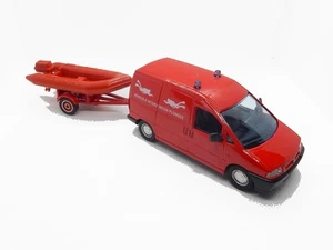 Peugeot Expert + Feuerwehrboot Solido - Bild 1 von 2