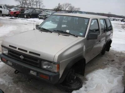 Parrilla delantera usada se adapta a: Nissan Pathfinder 1995 grado delantero A Foto 1 de 4