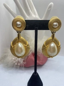 Vintage Fabulous 80’s Glam Gold Tone and Faux Pearl Dangle Earrings - Picture 1 of 9