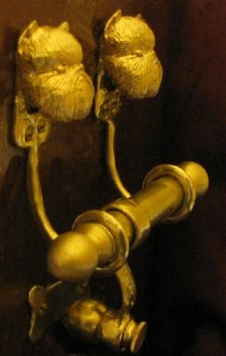 GRIFÓN BRUSELAS, orejas recortadas, llamador de puerta de bronce DUET Foto 1 de 2