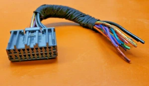GENUINE CHRYSLER JEEP DODGE CD STEREO RADIO FACTORY WIRING MALE PLUG HARNESS - Picture 1 of 9