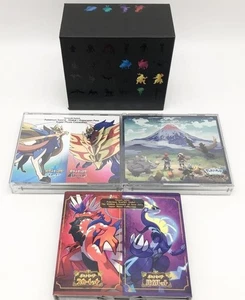 Pokemon Super Music Collection 3CD Caja Set Espada Escudo Arceus Escarlata Violeta - Imagen 1 de 5