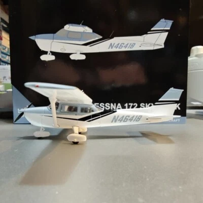 1:72 GeminiJets Cessna 172M Skyhawk N46418 Diecast Aircraft Model - Image 1 of 4