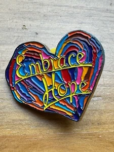 Cappello bavero multicolore a forma di cuore Abbraccia speranza giacca spilla schiena amore penzeys - Foto 1 di 3