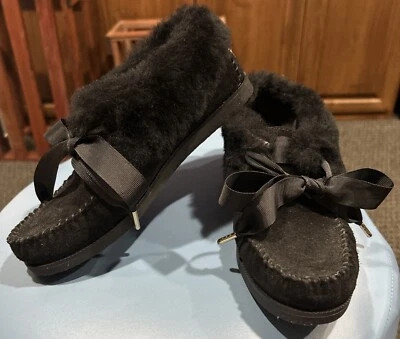 Tory Burch Aberdeen Shearling Slippers Black Genuine Fur size 5m Gold Logo - Image 1 of 4