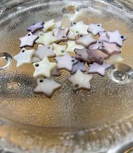 31 x top drilled Shell Star Beads - White/Lilac/Pale Pink - Picture 1 of 2