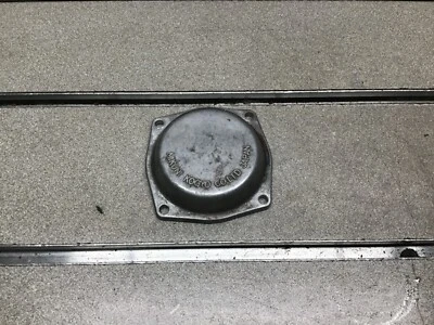 Suzuki GS, GS425, GS425E, tapa de carburador, tapa de carbohidratos, cubierta superior, derecha Foto 1 de 2