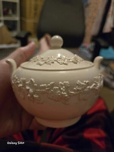 Wedgewood Queens Ware Sugar Bowl With Lid. Cream Color With Decorative Rim - Picture 1 of 5