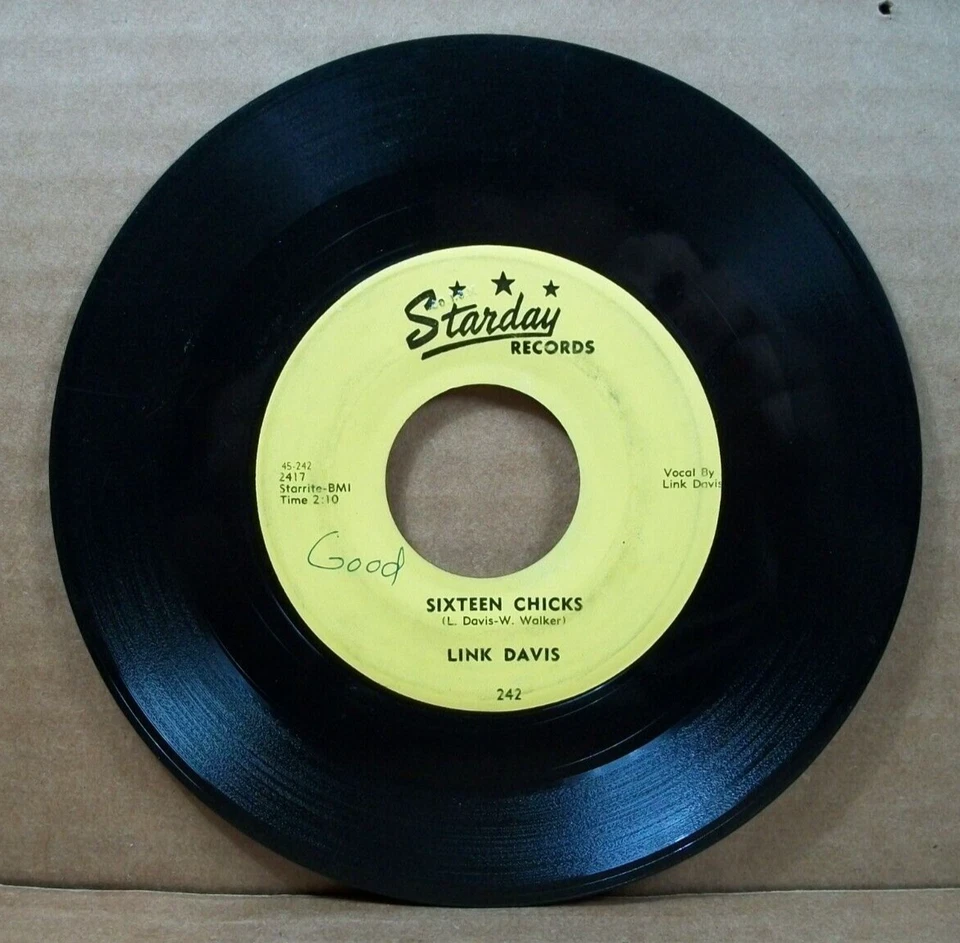 Link Davis - Sixteen Chicks/Grasshopper Rock (45 RPM, Starday) - Image 1 of 4