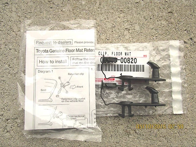 92-11 TOYOTA LAND CRUISER JUEGO DE 2 ALFOMBRILLAS CLIP ALFOMBRA OEM NUEVO Foto 1 de 2