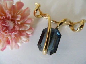 Pierre Lang schöner Anhänger  ca. 5 x gut 3 cm  gut erhalten gut erhalten - Bild 1 von 2