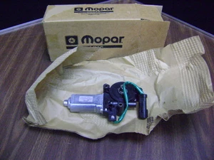 MOPAR GENUINE OEM PART # 05096176AA JEEP POWER WINDOW MOTOR UNIT - Picture 1 of 8