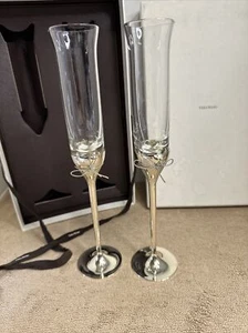 Vera Wang Wedgwood Silver Love Knots Champagne Toasting Flutes Pair Bow with Box - Picture 1 of 11