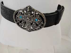 Cinturón negro de cuero negro con hebilla de temática gótica imagen cruzada ornamentada de colección - Imagen 1 de 15