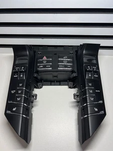 GENUINE Porsche Cayenne (92A) 2017 Climate control unit module 7P5907040CB - Picture 1 of 6