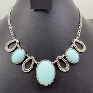 Collar llamativo tono plateado imitación Larimar Cabachons bordillo cadena cierre langosta - Imagen 1 de 9
