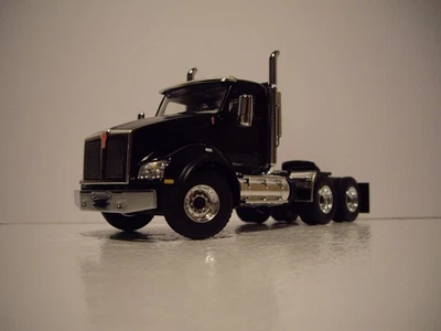 FIRST GEAR 1/50 BLACK KENWORTH T880 DAYCAB SAME SCALE AS DIECAST MASTERS - Image 1 of 4
