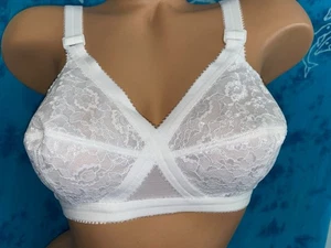 Nuevo sin etiquetas Nuevo de Lote Antiguo Sujetador Adonna Blanco Retro Copa de Encaje Sujetador Inalámbrico Sin Alambres 36B - Imagen 1 de 8