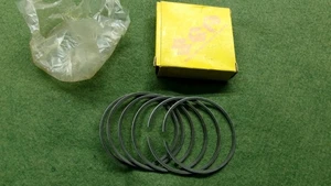 JUEGO COMPLETO DE ANILLOS DE PISTÓN TRIPLE SUZUKI GT550 INDY ESTÁNDAR NOS OEM 12140-18510 - Imagen 1 de 3
