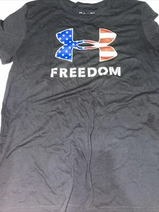 Camiseta mediana Under Armour Freedom Logo gráfico manga corta para mujer - Imagen 1 de 5
