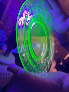 Set of 2 Vintage Green Uranium Glass Plates Block Optic 8” Vaseline Glass Glows! - Picture 1 of 16