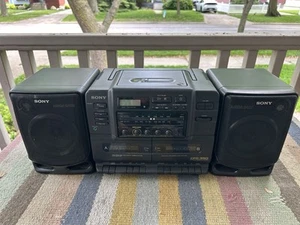 Vtg Sony CFD-550 Dual Cassette CD Boombox 90’s - Picture 1 of 6