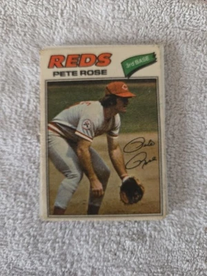 1977  TOPPS  # 38    PETE  ROSE    CLOTH  STICKER    NM /  MINT  OR  BETTER  !! - Image 1 of 4