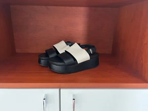 Damen Sandalen schwarz/ beige Gr. 35 - Bild 1 von 3