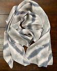 Écharpe Shibori Eileen Fisher nuances de gris / soie blanche douce neuve avec étiquettes 198 $