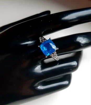 Ring aus Edelstahl mit Paraiba Quarz°. - Bild 1 von 4