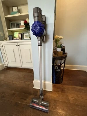 Dyson V6 Silver Cordless Stick Vacuum Cleaner - Great Working Condition - Image 1 of 4