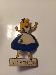Lions Club - IV Pin Traders Alice im Wunderland Brosche Brustnadel - Bild 1 von 3