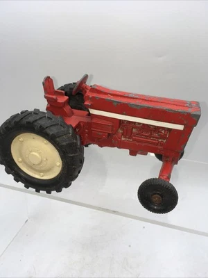 Vtg  ERTL #405 Red International Harvester 1:32 Diecast/Plastic Mini Tractor - Image 1 of 4