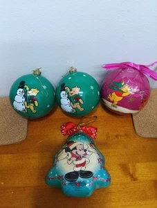 Vintage Disney Weihnachtsschmuck Mickey Maus Winnie Puuh Kunststoff 4 Ornamente - Bild 1 von 5