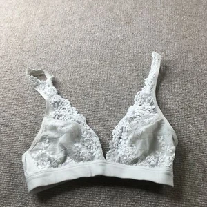 Wacoal Bralette Womens 30 White Floral Lace Trim Adjustable Strap #2603 - Picture 1 of 5