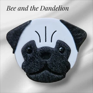 Bulldog / Pug Type Dog Puppy Modern 2D Acrylic Brooch With A Black Felt Overlay - Picture 1 of 9