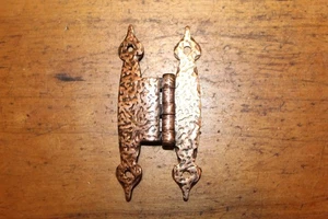 Vintage Japan Hammered Copper Finish Offset Kitchen Cabinet Hinge D-26 - Picture 1 of 5