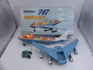 Boeing 747 Jumbo Jet batteriebetrieben bewegliche Stewardessen Geräusche 16" FUNKTIONIERT NICHT - Bild 1 von 16