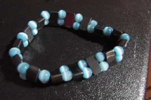 Vintage Glass Beaded Expandable Stretch Bracelet Blue & Black Beads - Picture 1 of 2