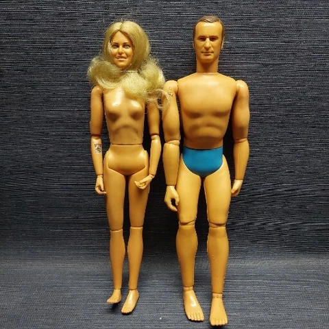 1970's  Oscar Goldman Six Million Dollar Man &  Bionic Woman  2 Dolls Cover