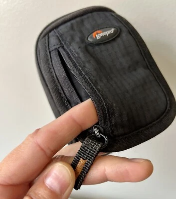 LowePro Ridge 30 GreenDigital Camera Padded Small Bag Case Compact - Image 1 of 4