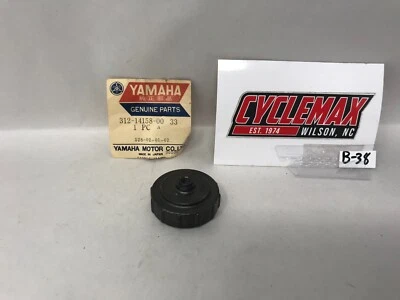 Câmara de mistura de carburador Yamaha 1976 YZ125 P/N: 312-14158-00-33 - Imagem 1 de 4