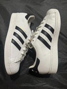 NEU Adidas Superstar weiß schwarz Leder Shell Toe Schuhe FV3284 Damengröße 9,5 - Bild 1 von 5