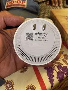 XFINITY XE2-SG 2a generazione XFI Pod WiFi Extender Ripetitore - Foto 1 di 3