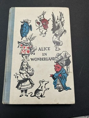 Vintage Book “Alice In Wonderland” By Lewis Carroll Illustrated By  J. Tenniel Foto 1 de 4